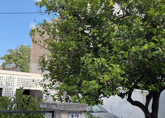 Апартаменты Sea Path V Old Town Luxury Steps To *